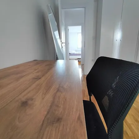 Apartment Db *